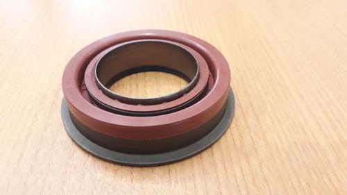 Amarok Transfer Case Output Shaft Seal - Manual Gearbox